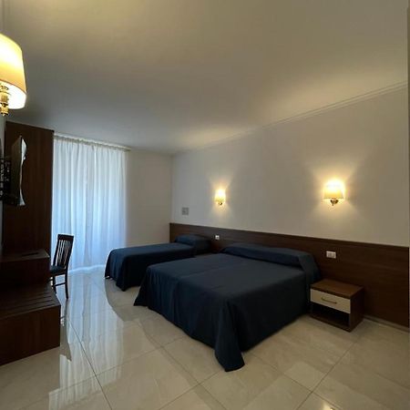 Giovanni Guest House ローマ エクステリア 写真